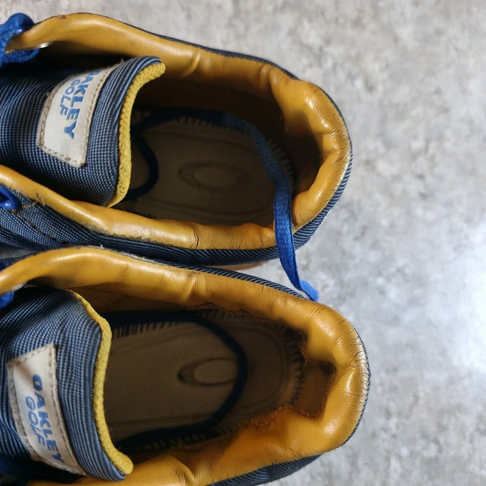 Oakley spikeless athletic